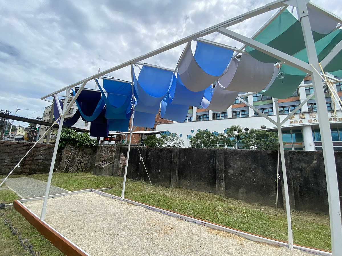 沙灣Villa以沙為主角，打造沙主題藝術裝置。 圖：基隆市政府／提供