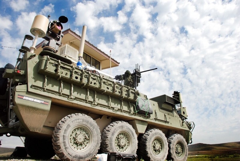 裝上雷射武器的美軍史崔克裝甲車在明年實戰測試後，預計2022年將被部署到一支作戰部隊中。 圖：翻攝美國陸軍官網