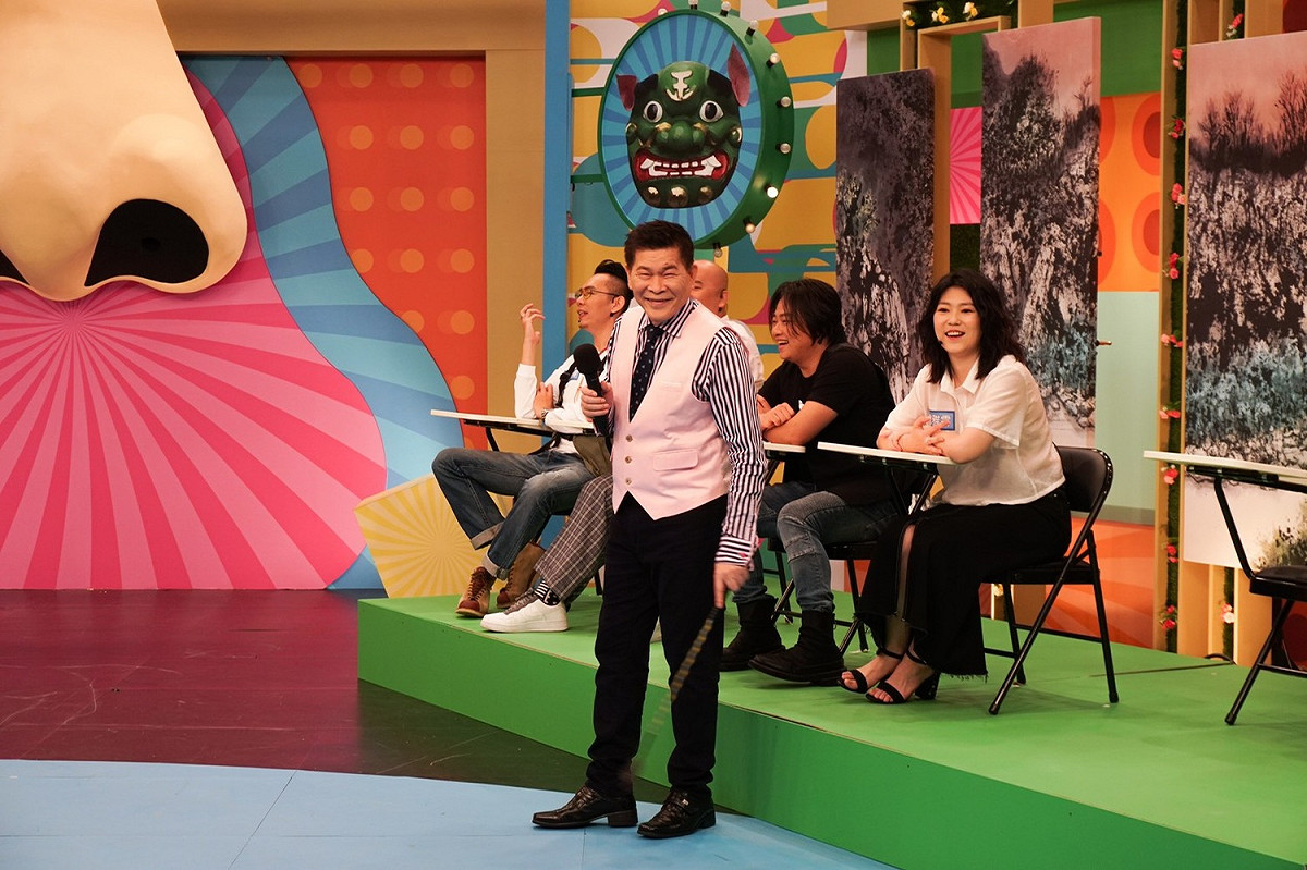澎恰恰提到小孩送他父親節禮物露出開心笑容。 圖：公視台語台/提供