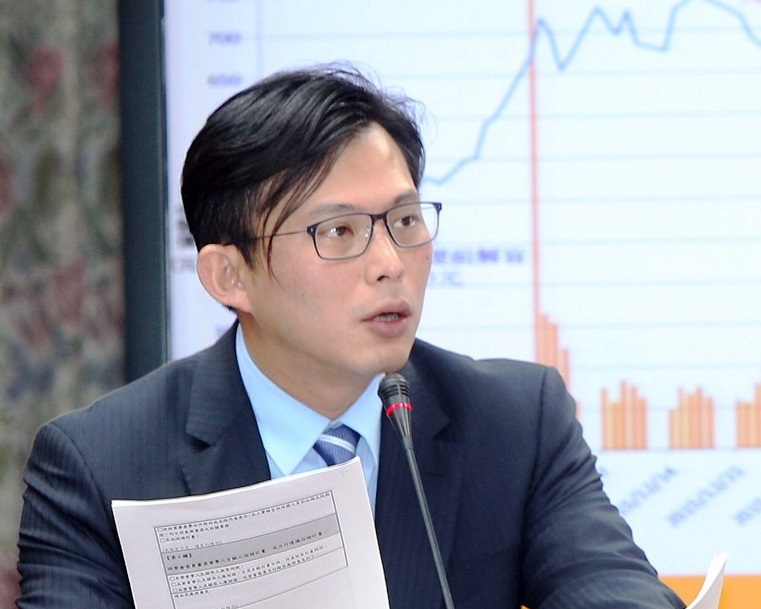 時力陷危機 黃國昌喊話：一時跌倒不會忘記堅持的價值與責任