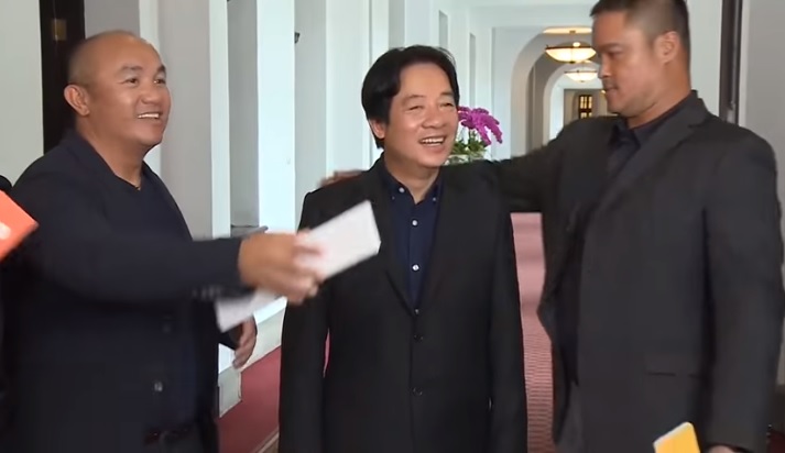 副總統賴清德透過臉書公開與現役中信兄弟職棒球星林智勝、前職棒球星張泰山等人拍攝影片。 圖:翻攝自賴清德臉書
