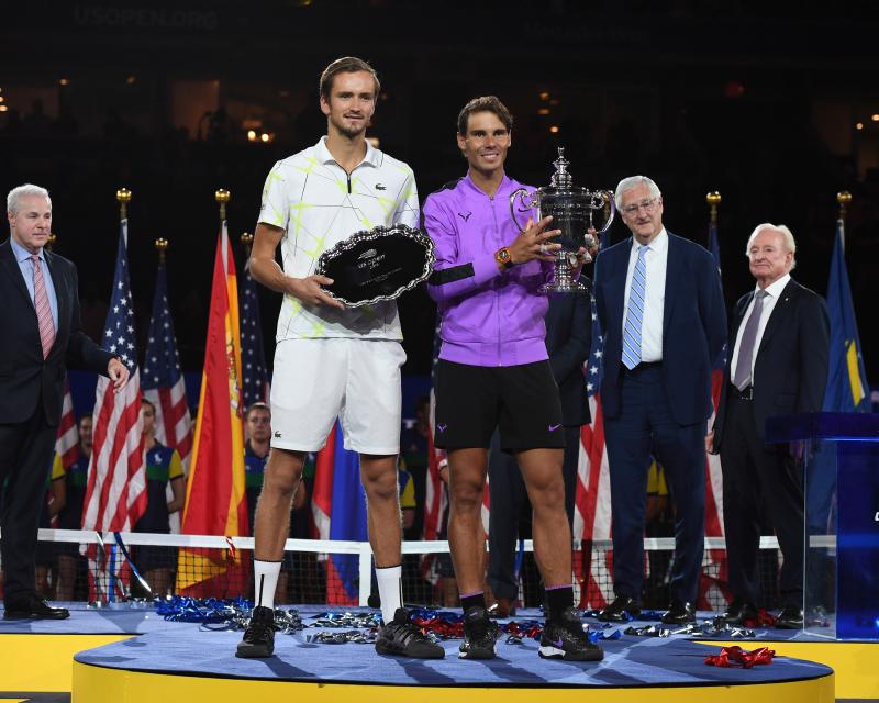 2019年美網男單決賽頒獎典禮，「西班牙蠻牛」Rafael Nadal(右)奪冠。 圖／美聯社／達志影像
