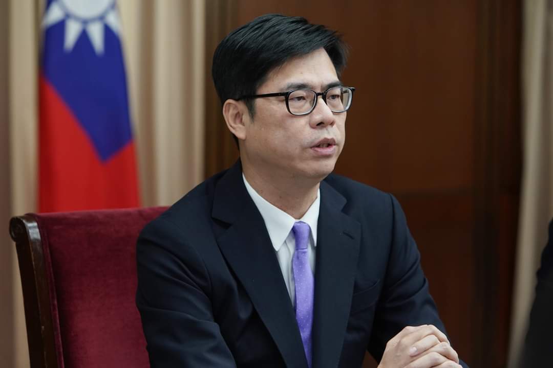 陳其邁擔任行政院副院長時，將台灣的防疫經驗分享給國際友人。 圖：翻攝陳其邁臉書