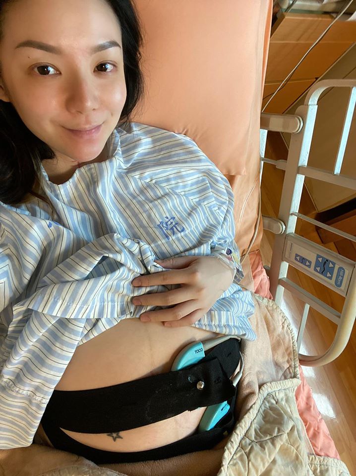 歐陽靖在臉書分享昨日剛產下的兒子萌照，也向粉絲喊話，母子美美的合照跟心得，等她恢復後再分享。 圖：翻攝歐陽靖臉書粉絲專頁