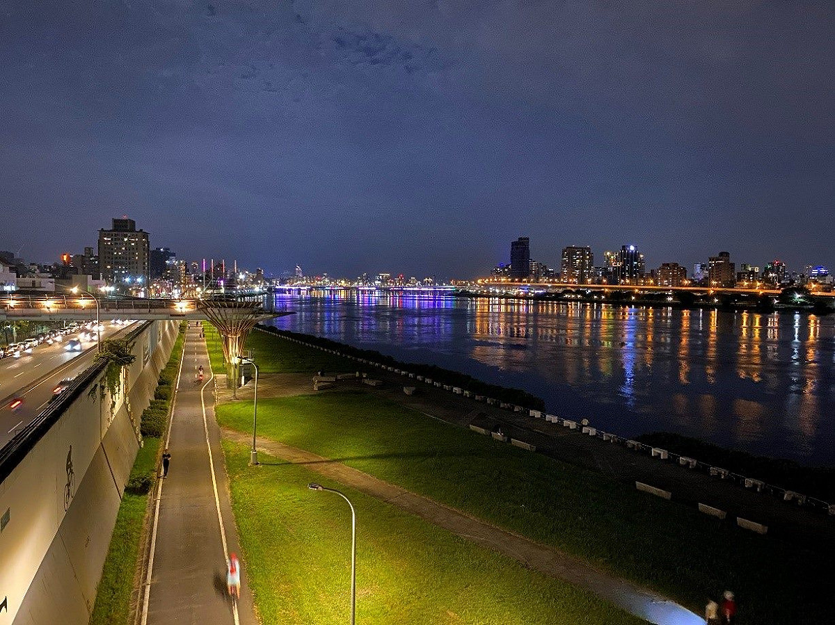 今年七夕情人節煙火在8月22日施放。 圖：台北市工務局／提供
