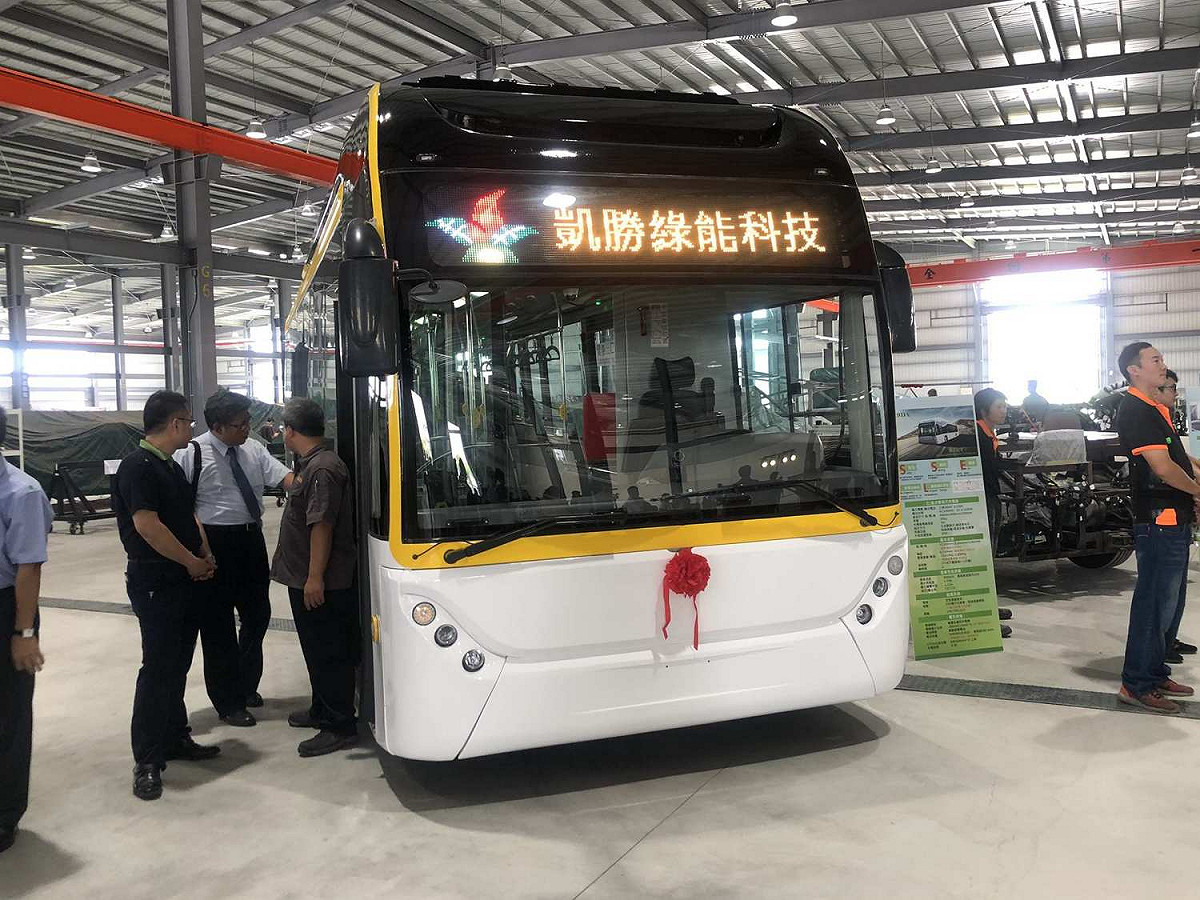 生產電動公車的凱勝綠能科技公司嘉義縣馬稠後工業區一期廠房，18日落成啟用。 圖：嘉義縣政府/提供