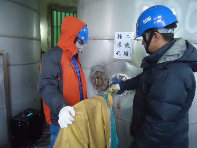 為維護空氣品質，新北市環保局針對固定污染源進行排放管道稽查檢測。
