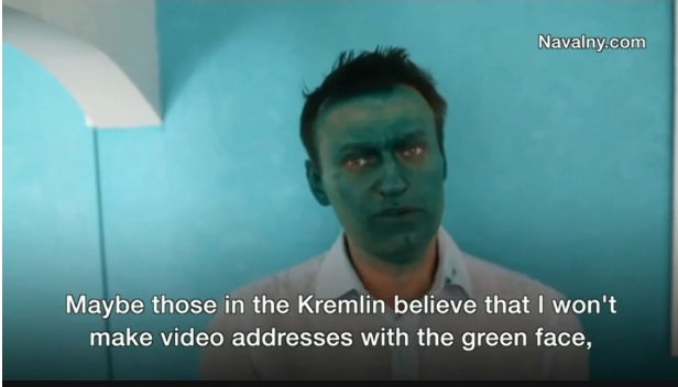 納瓦尼（Alexei Navalny）也曾路上遭人潑漆，變成綠面人。 圖 : 翻攝自Navalny.com