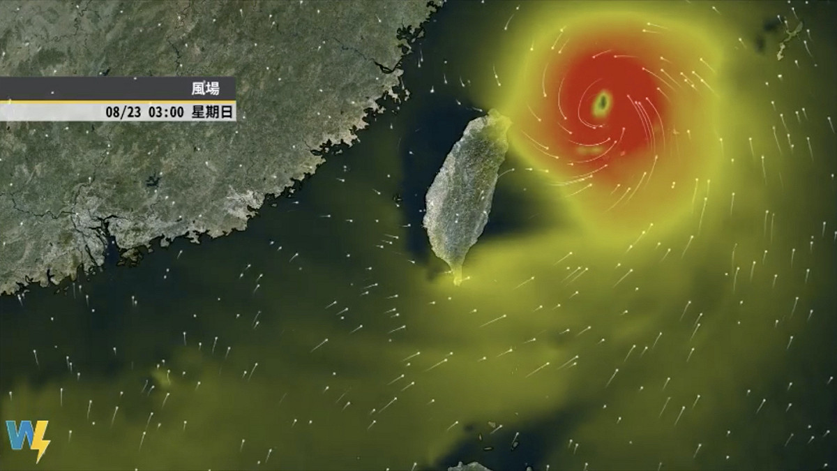 氣象專家彭啟明表示若颱風在週日形成，西南季風將持續影響下週天氣。 圖：翻攝自天氣風險 WeatherRisk臉書粉絲專頁