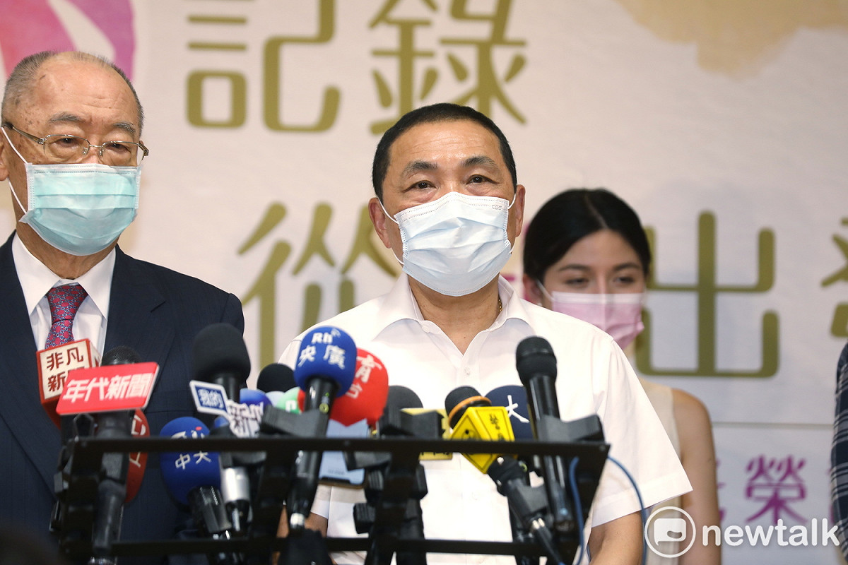 侯友宜表示，原則上希望大家養成戴口罩習慣做好防疫，主要還是以規勸為主，開罰是非必要手段。 圖：林昀真／攝
