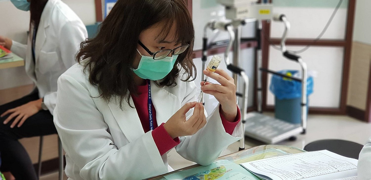 網傳彰化萬人檢測使用陸製試劑，衛生局指出是瑞士大廠製造。（示意圖） 圖：取自彰化縣衛生局臉書