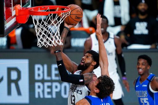快艇Paul George狂得35分力壓獨行俠。 圖／美聯社／達志影像