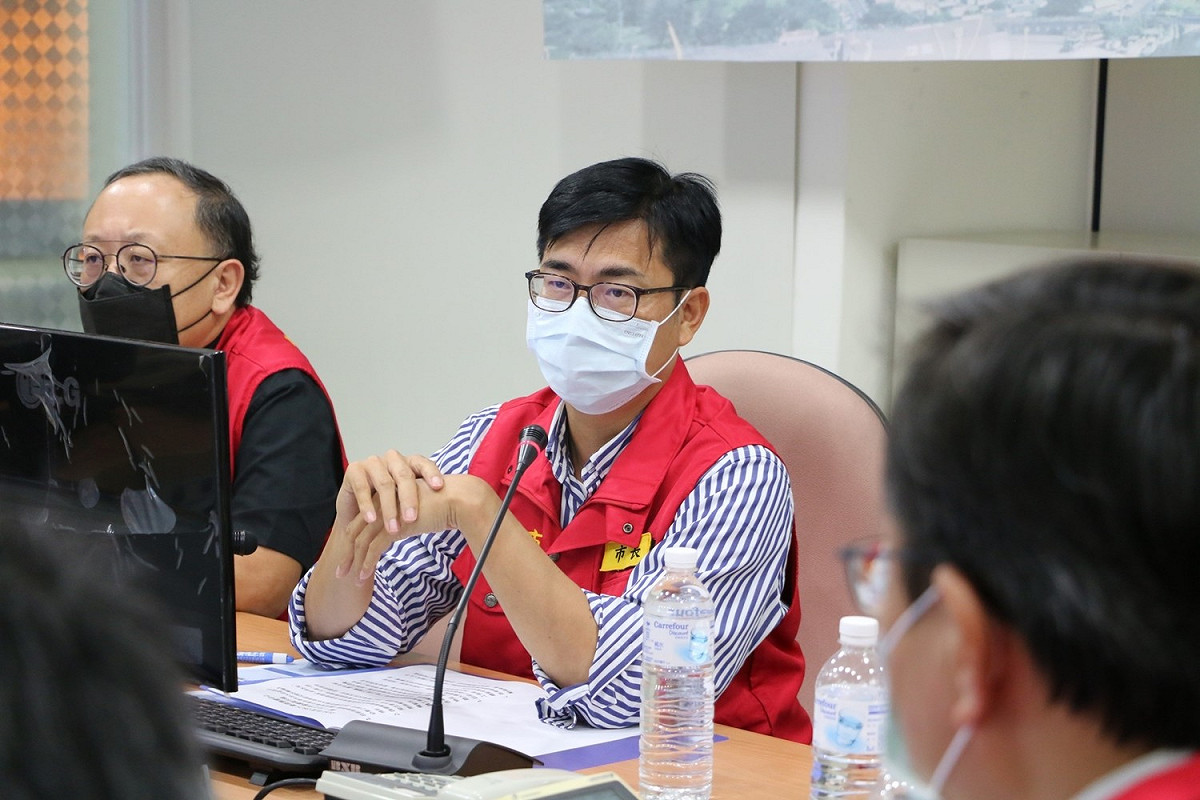 高雄市長陳其邁今（26）晚表示，高雄市明日正常上班上課。 圖：翻攝陳其邁臉書