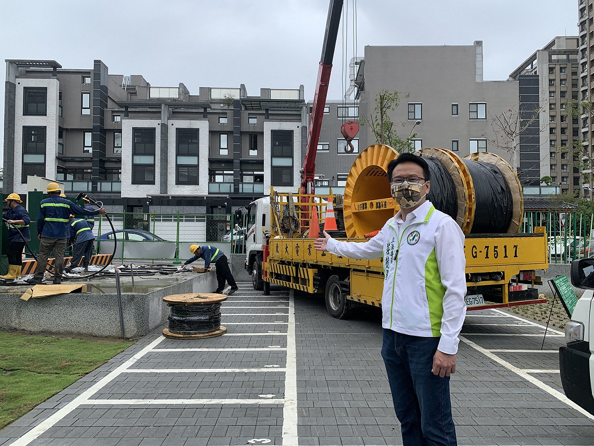 經立委莊競程、市議員曾朝榮爭取，廓子國小已經正式供電。 圖：莊競程服務處／提供
