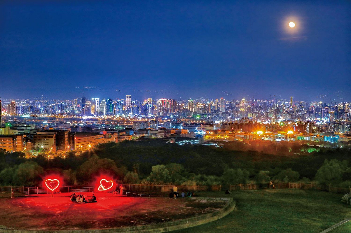 望高寮公園夜景。 圖：台中市觀旅局／提供