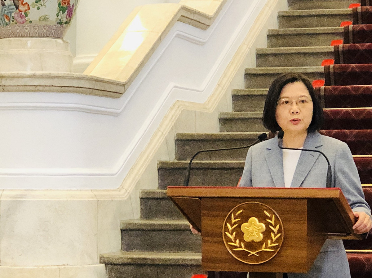 蔡英文總統宣布，在安全容許值內開放含萊克多巴胺的豬肉進口，以及放寬30個月齡以上的美國牛肉進口。 圖：謝莉慧／攝