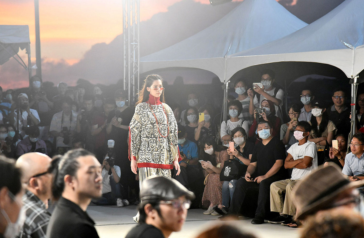 潘怡良設計師2021春夏系列服裝。  圖：新北市農業局提供
