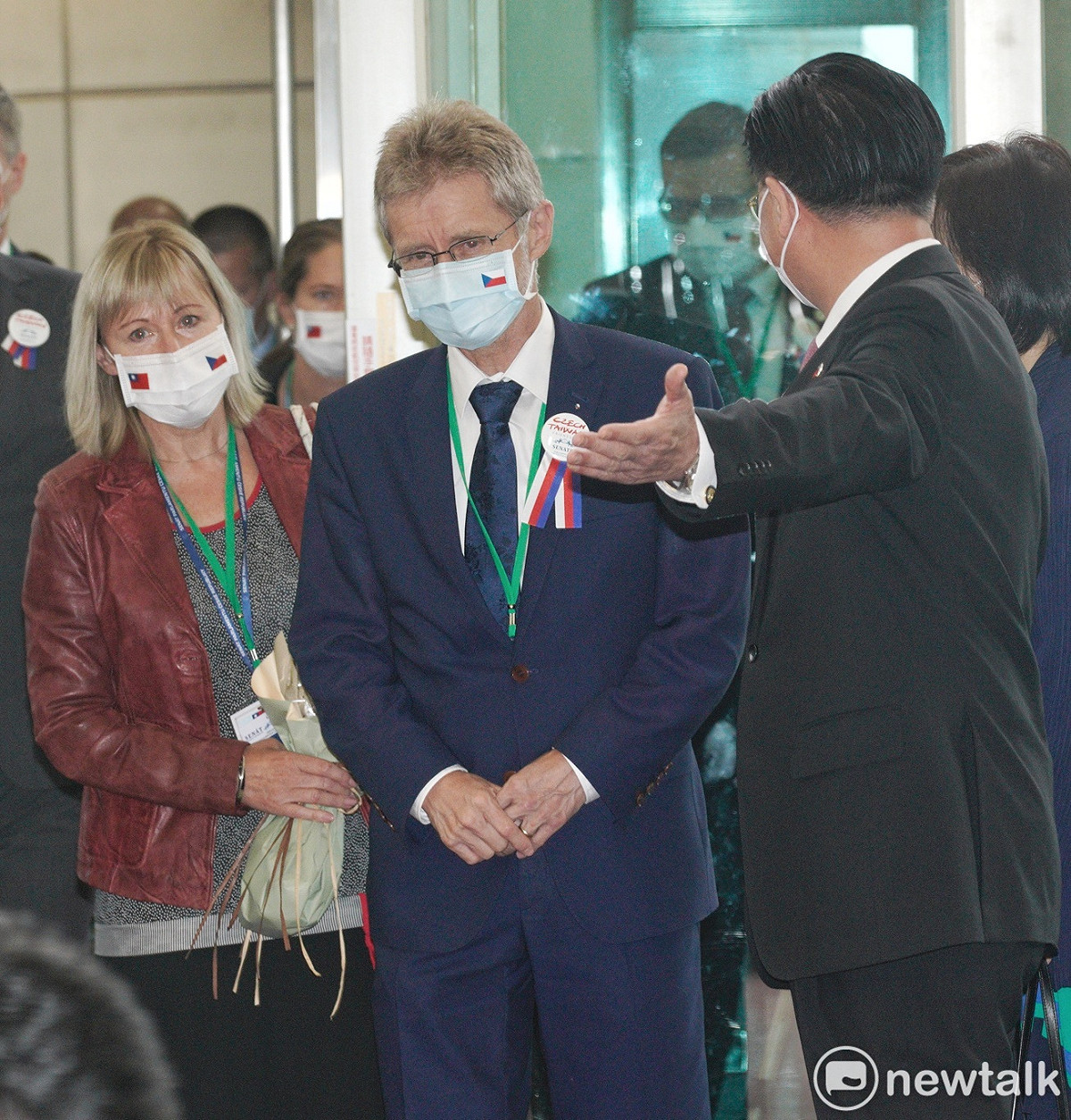捷克參議長韋德齊一行人在30日抵達桃園機場。 圖：張良一/攝
