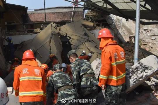 這場意外的救援工作已於今日上午3時45分結束，共救出57人，其中29人死亡、7人重傷、21人輕傷。 圖：翻攝自微博