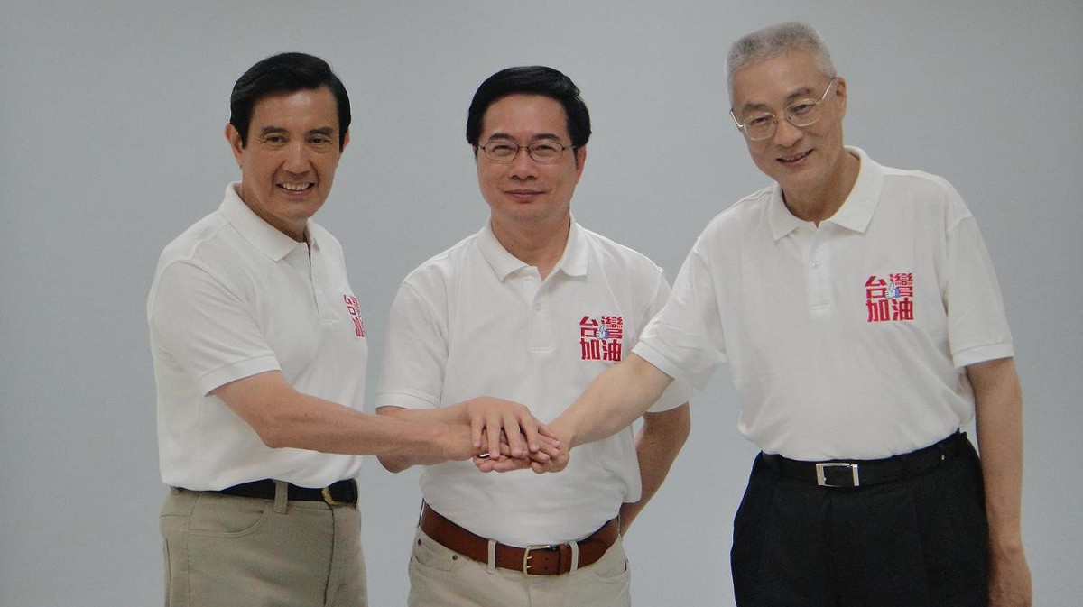 蔡正元與前總統副總統合影 圖:擷取自臉書