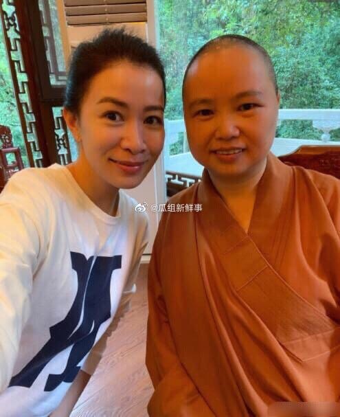 佘詩曼表示，姻緣天注定，她上山純粹是誠心禮佛。 圖：翻攝微博