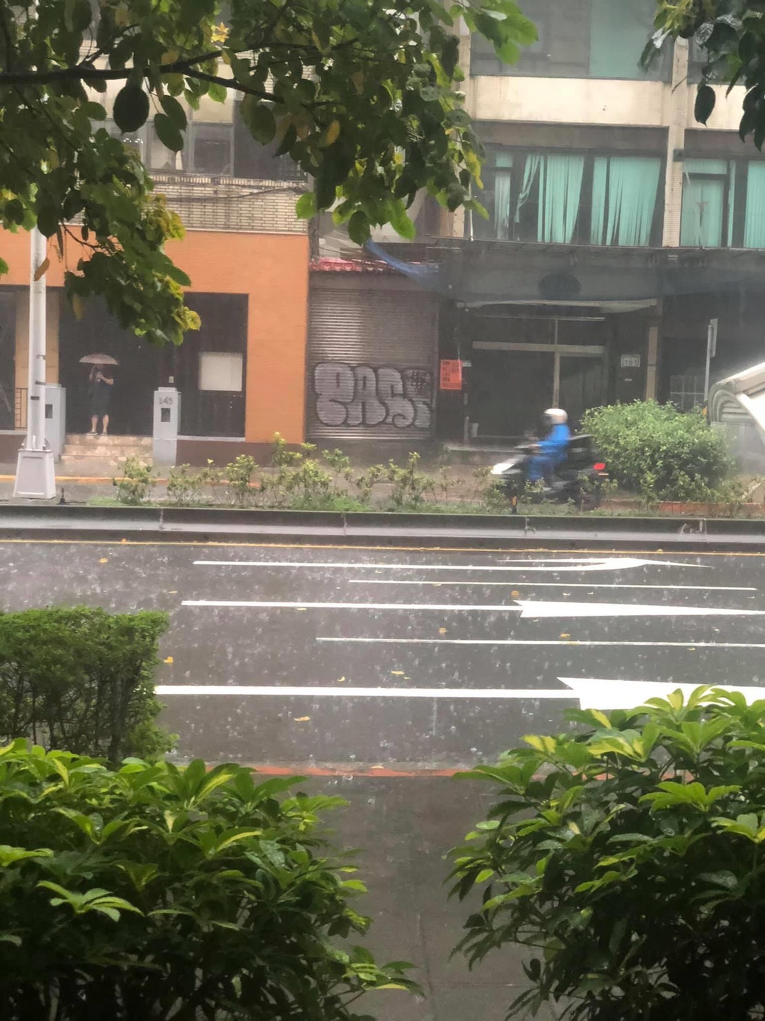 中央氣象局針對5縣市發布大雨特報。 圖：楊瑾錚/攝