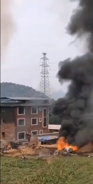推特瘋傳台灣射下中國蘇愷35戰機的影片截圖。 圖截自推特。