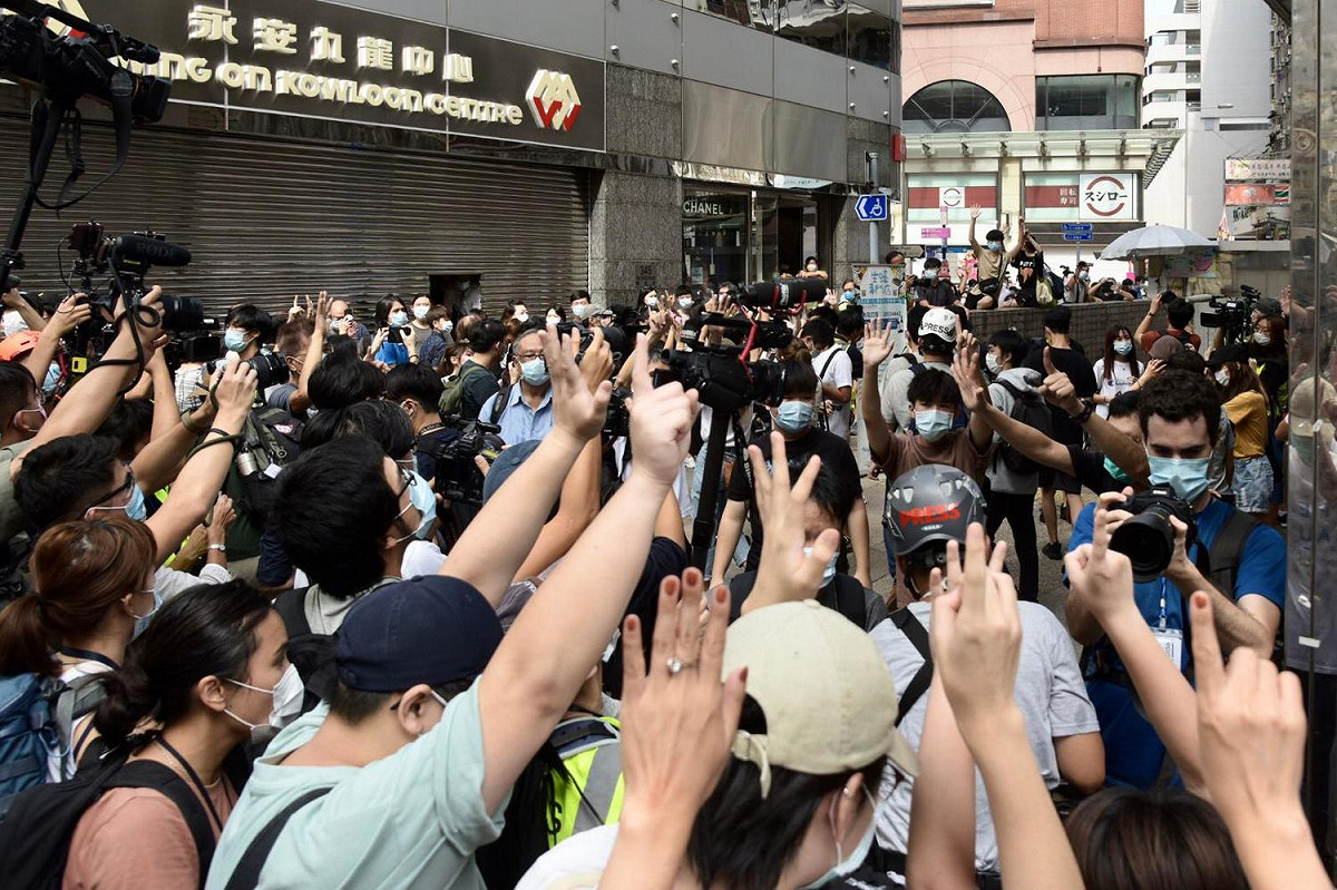 逃亡港人新聞出來後，中共就發表對於反送中港人逃亡一事，要求美國不要插手。圖為香港日前發起九龍遊行。 圖：翻攝自香港警察臉書（資料照片）