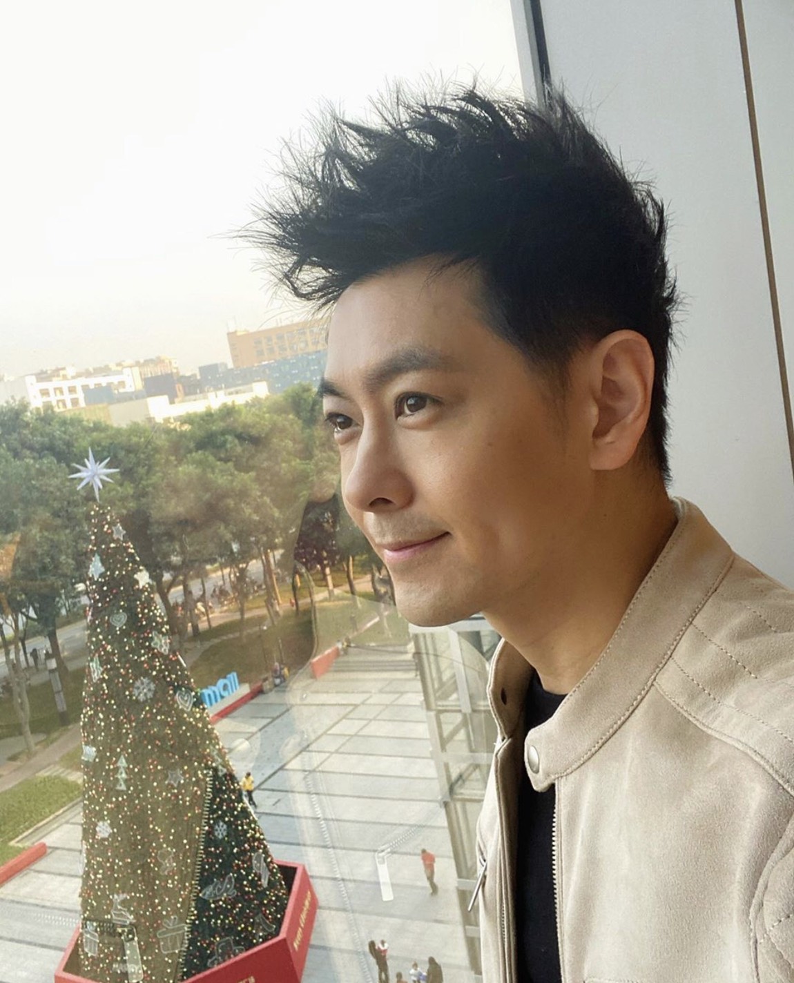 網友不敢相信45歲的林志穎還會近視。 圖：翻攝Instagram