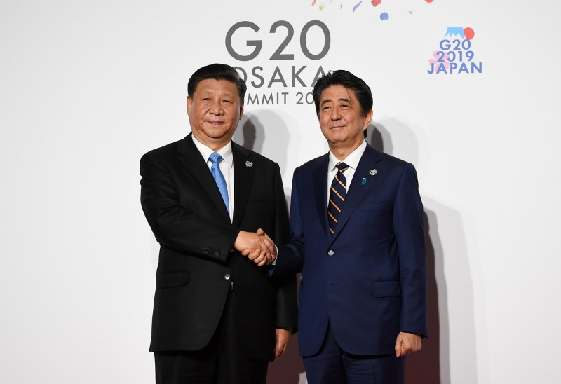 中共領導人習近平與日本首相安倍晉三 圖:擷取自twitter