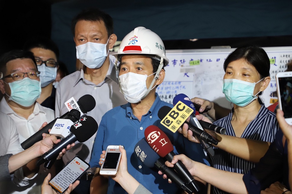 林欽榮宣佈晚間9點解除乙烯外洩危機。 圖：高雄市政府/提供