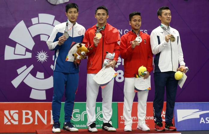 我國一哥周天成(左起)、印尼一哥金廷(Anthony Sinisuka GINTING)、二哥「印尼柯震東」Jonatan CHRISTIE。 圖／美聯社／達志影像