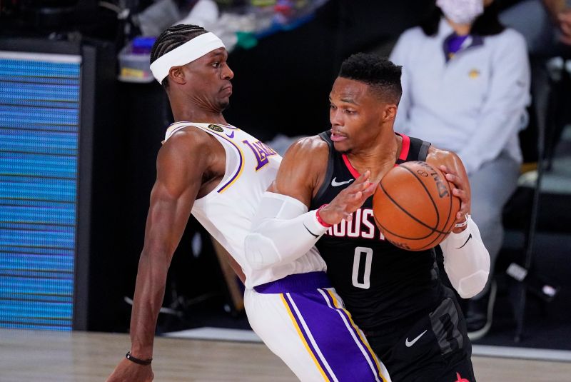 Rajon Rondo(左)防守Russell Westbrook(右)。 圖／美聯社／達志影像