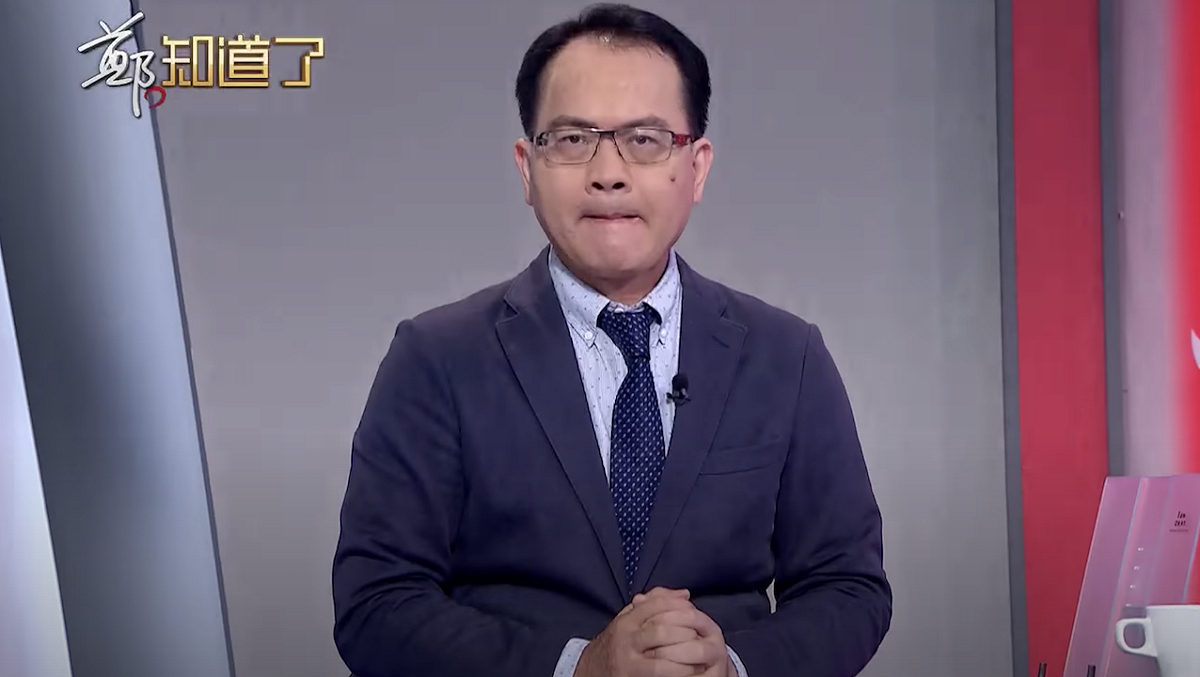 三立節目《鄭知道了》傳出有員工家屬確診，共8人遭匡列。 圖：截取自《鄭知道了》YouTube