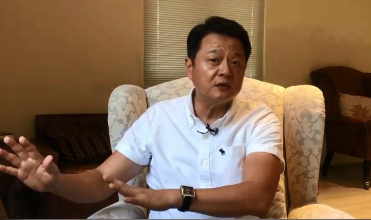 前台北縣長周錫瑋表示，海峽論壇是個很好的機會，和平跟尊嚴都是談來的，但因為大家言論的抹黑所以搞砸了。 圖：翻攝周錫瑋臉書直播