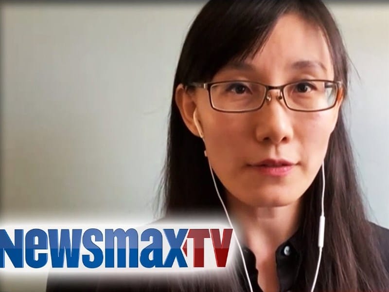 逃亡美國的前香港大學公衛學者閻麗夢。 圖 : 翻攝自newsmaxTV