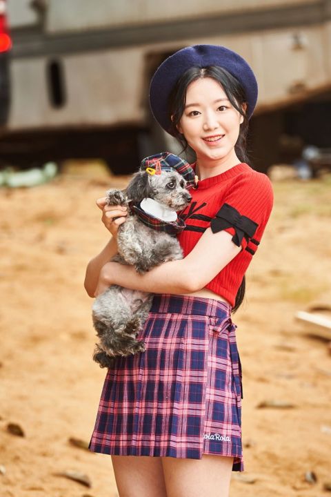 (G) I-DLE舒華和愛犬Haku。 圖：翻攝自MBC