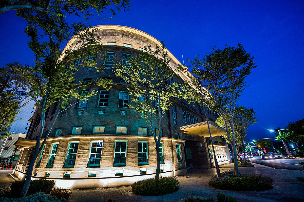 嘉義市立美術館夜景相當美麗。 圖：嘉義市政府/提供