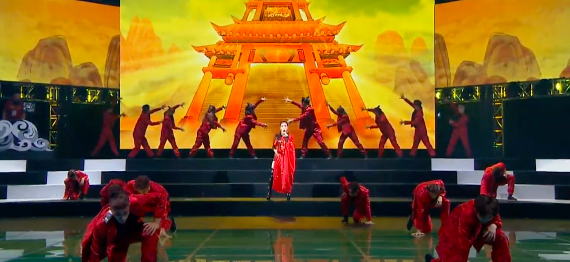 街舞融合京劇元素的舞蹈表演。 圖：擷取自體育表演會直播畫面