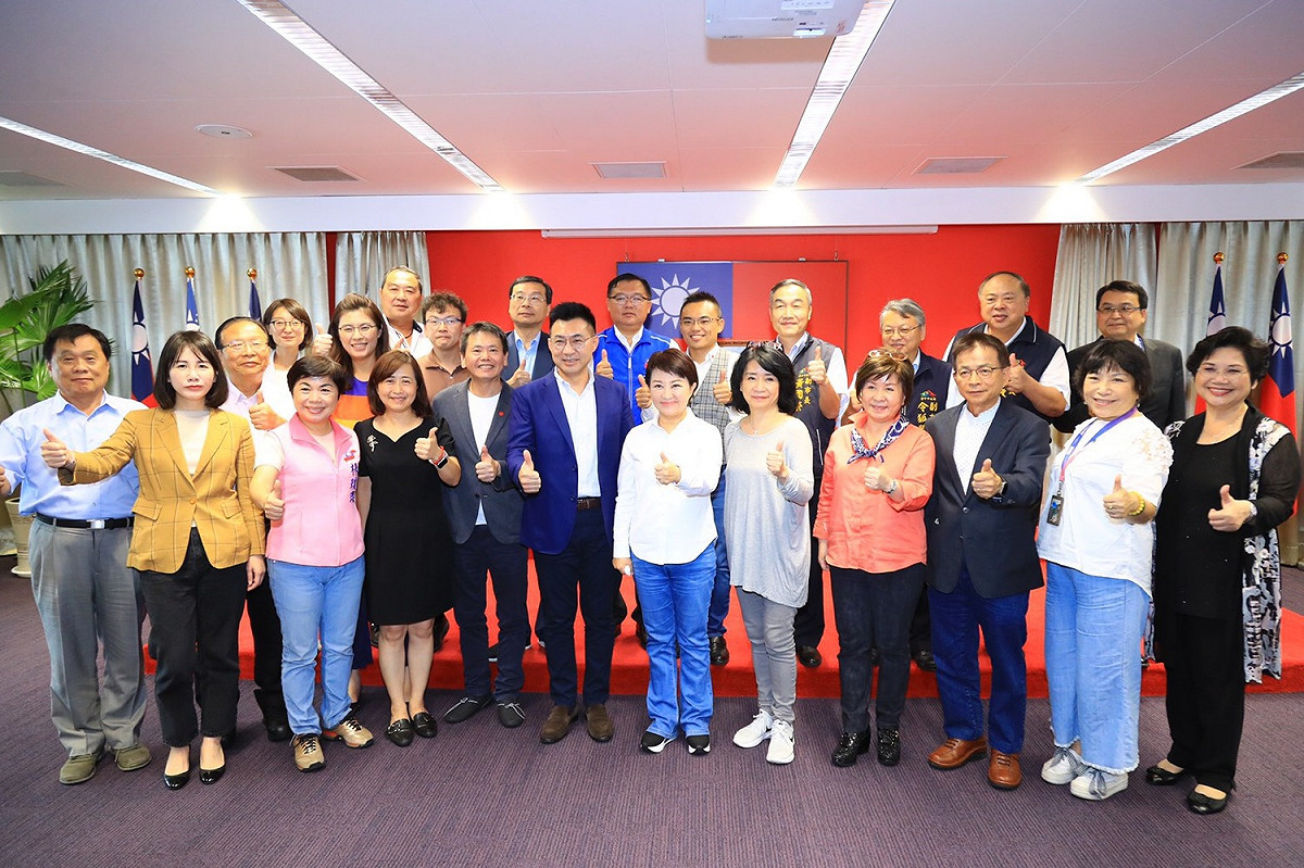 國民黨主席江啟臣率國民黨立院黨團赴台中拜會盧秀燕。 圖：國民黨立法院黨團/提供