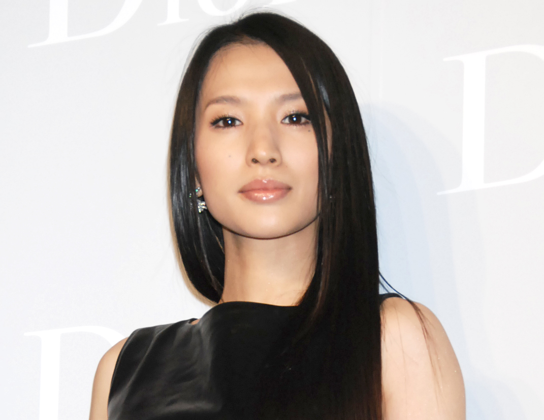 日本女星蘆名星14日也被人發現在家中輕生過世，享年36歲。 圖：翻攝自日網