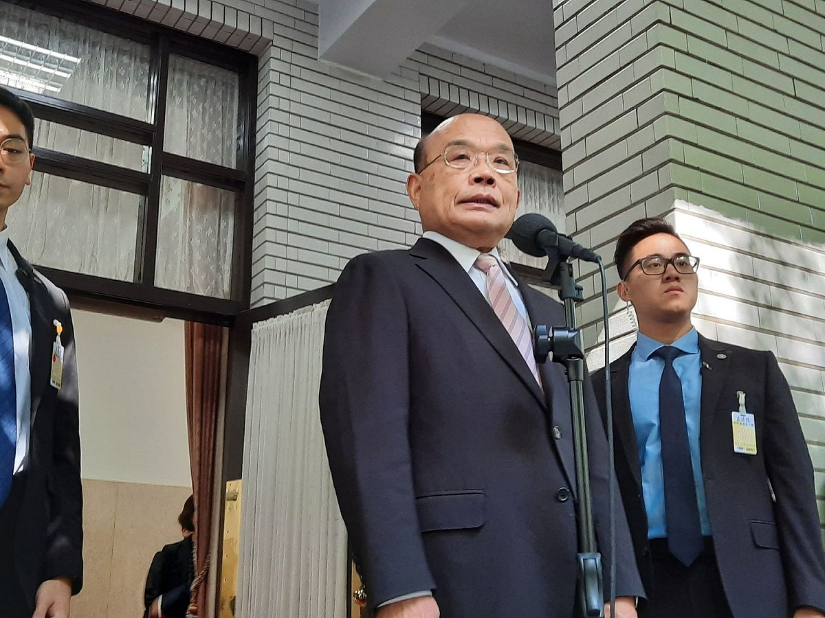 行政院長蘇貞昌會前受訪。 圖:陳佩君/攝