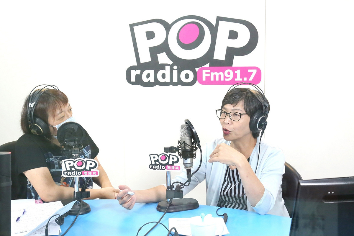 民眾黨立委蔡壁如接受《POP搶先爆》主持人邱明玉專訪。 圖：《POP搶先爆》/ 提供