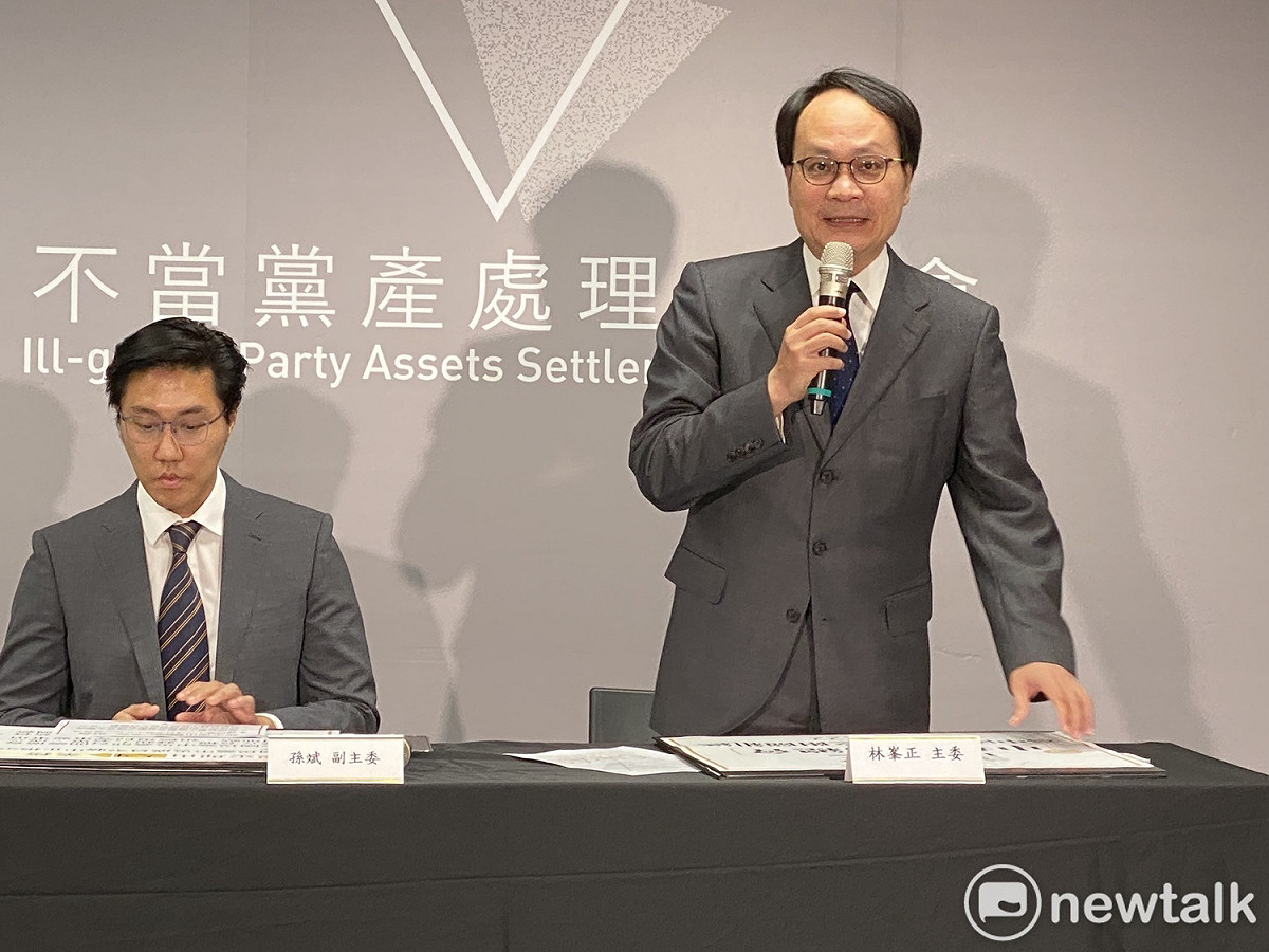 黨產會主委林峯正（右）和副主委兼發言人孫斌（左）。 圖：周煊惠 /攝