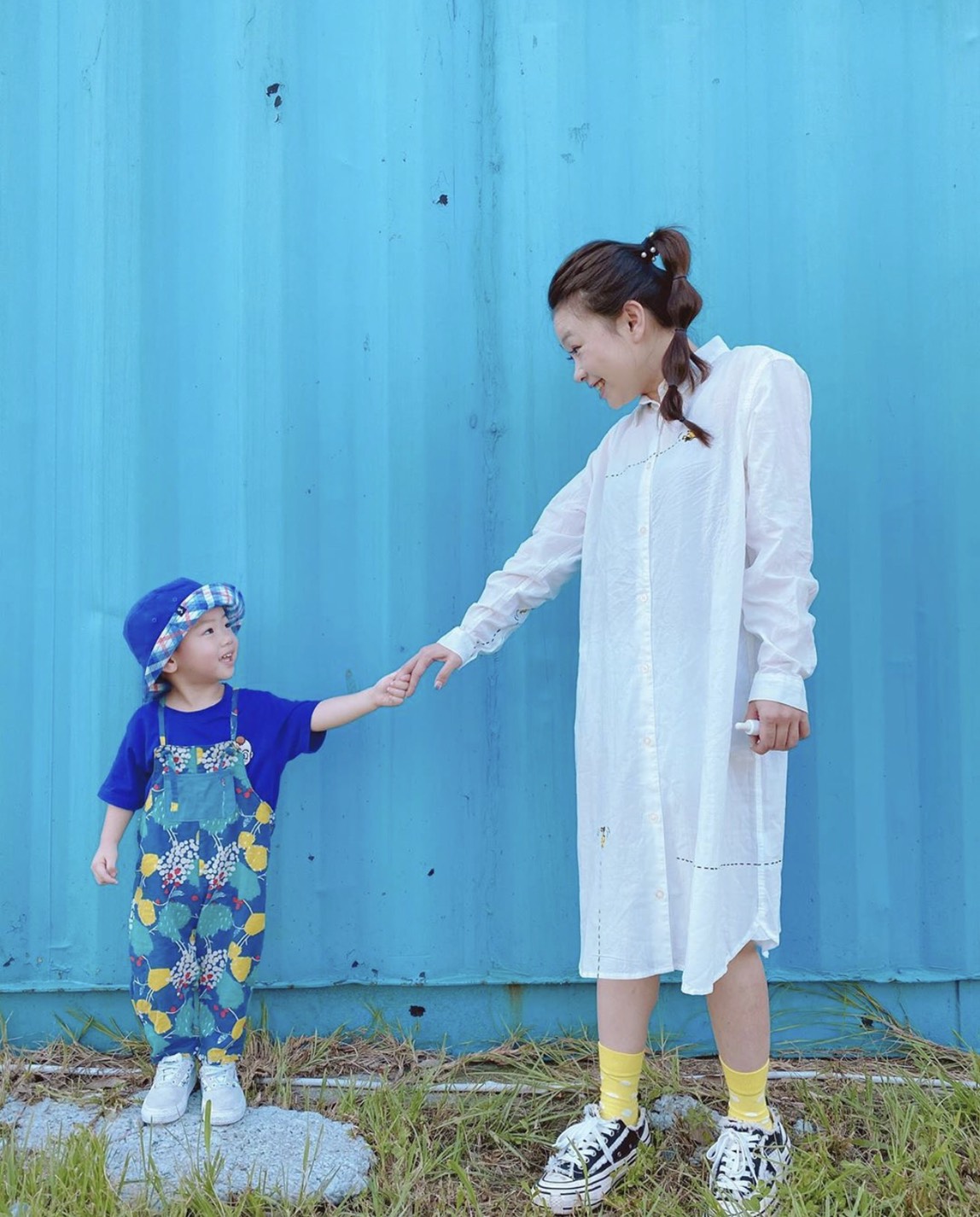 二伯(右)時常帶蔡桃貴(左)出去玩，母子感情相當好。 圖：翻攝Instagram