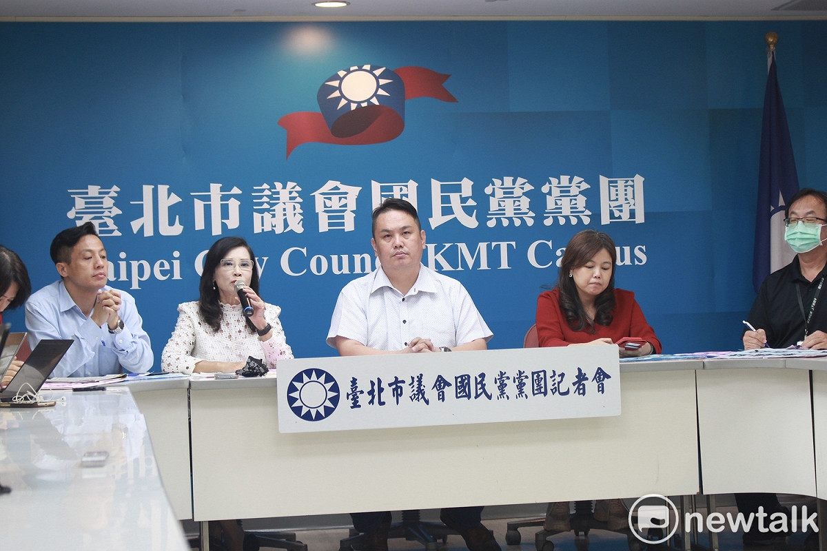 國民黨團開記者會砲轟台北市長柯文哲。 圖：周煊惠／攝