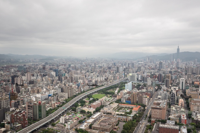 主計總處最新調查顯示，108年自有住宅比率為84.7%，而且近10年都相當平穩、無顯著波動，可見台灣人對於「有土斯有財」的堅持始終如一。 圖：軍聞社  / 提供