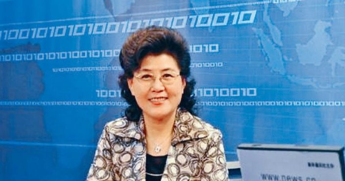 蔡霞是中國知名紅二代，曾在中共中央黨校任職近40年，卻因批評共產黨遭開除黨籍。 圖：翻攝自香港《巴士的報》