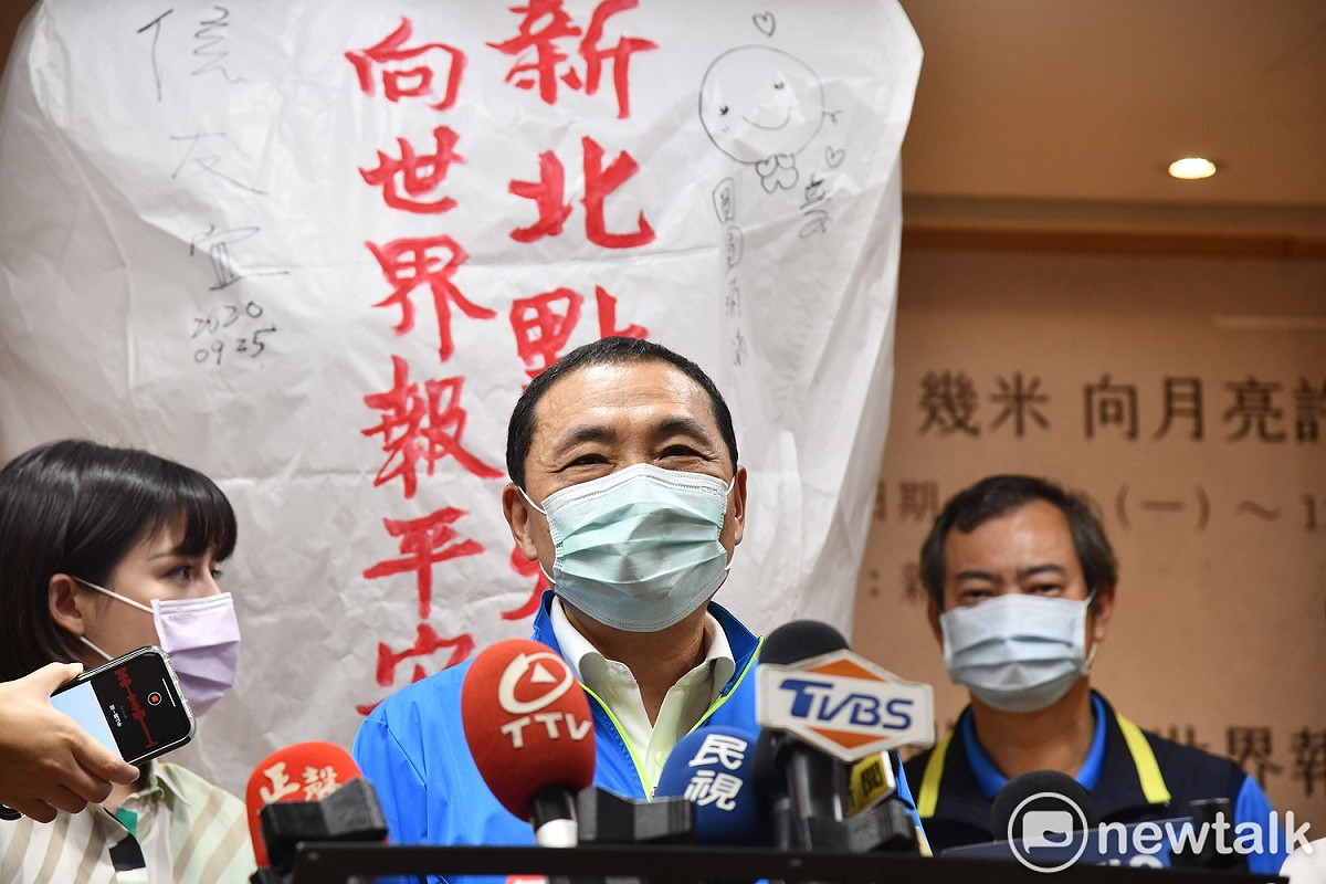 侯友宜說，讓民眾感受耶誕快樂的氣氛是好事，樂見台北願意跟著新北市一起來辦歡樂耶誕城。 圖：林昀真/攝