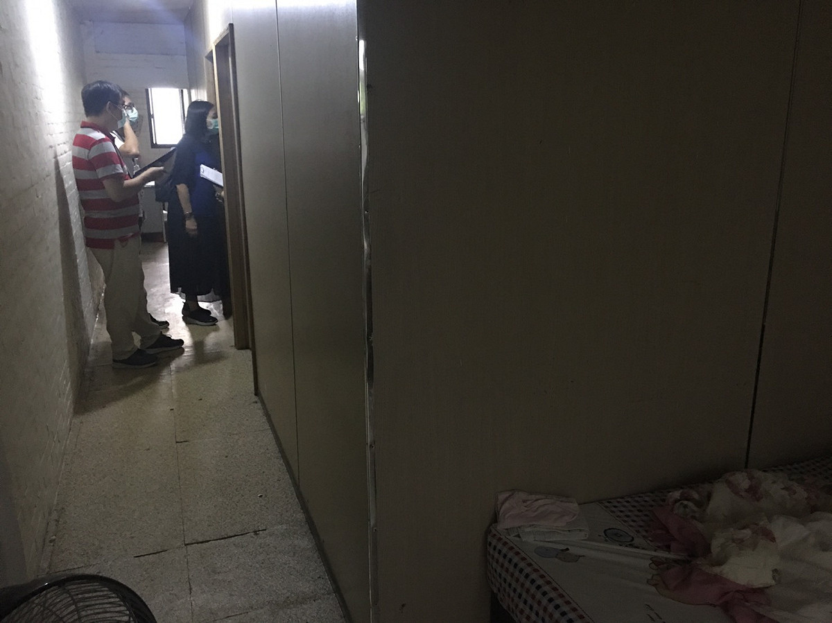 台北市又查獲有未立案養護中心隱身社區民宅內，有4名長者居住，目前3名轉介安置，1人由家屬帶回。 圖：台北市政府／提供